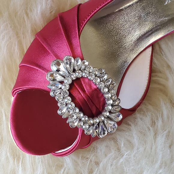Lovely Crystal Accent Berry Satin SATC Heels - Picture 6 of 8